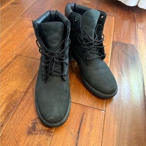 Women’s Black Lace-Up Timberland Boots